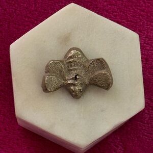 Marble Bee Salt Well